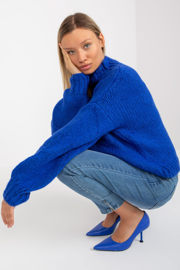 Kobaltowy sweter z golfem i szerokim rękawem Ariana RUE PARIS 4
