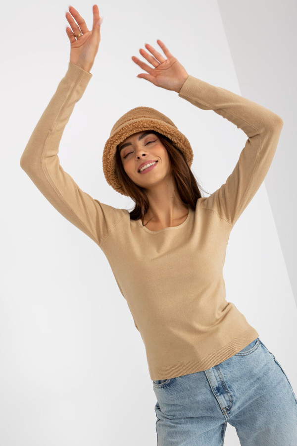 Camelowy gładki sweter klasyczny z długim rękawem 1