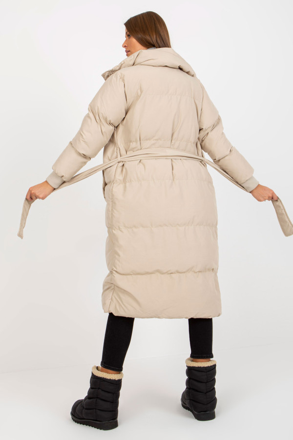 JASNOBEŻOWA długa pikowana kurtka zimowa z wiązaniem 2